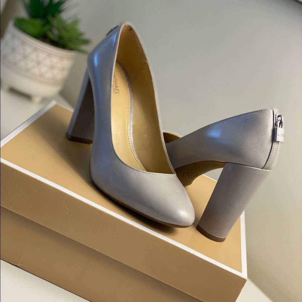 Women’s shoes